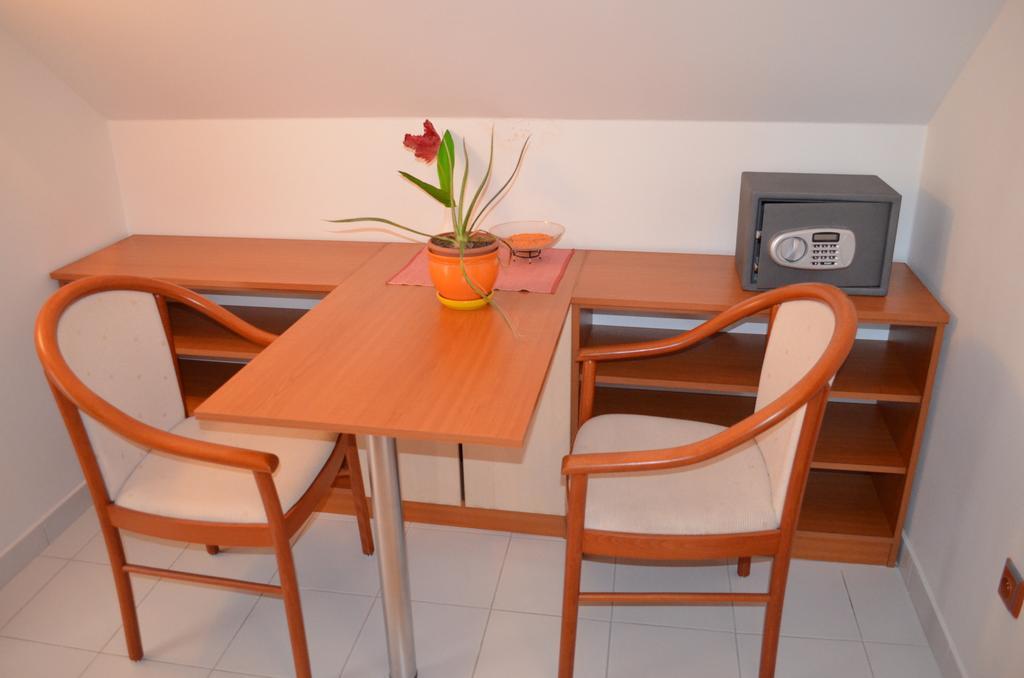 Hotel U Kapra Lázně Bělohrad Extérieur photo